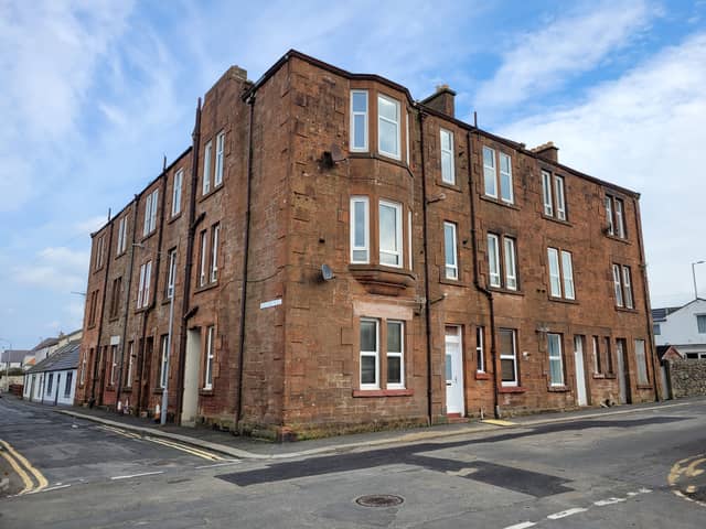 Bargain flat on Scottish coast listed for £20,000 and it’s right beside a beach