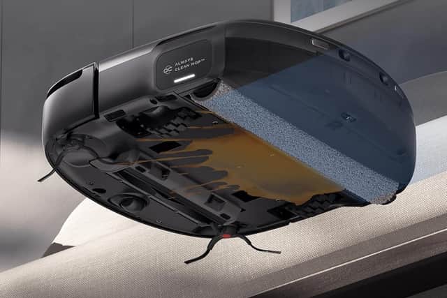 The S1 Pro has a clever cylindrical mop that is washed and dried after every use
