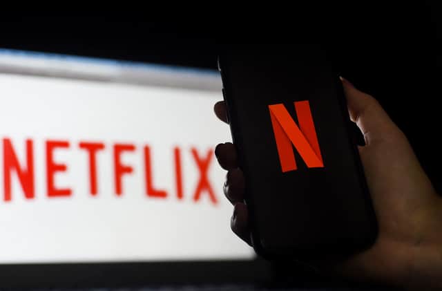 Netflix has added a new feature its its iOS apps to make watching entire shows even easier.