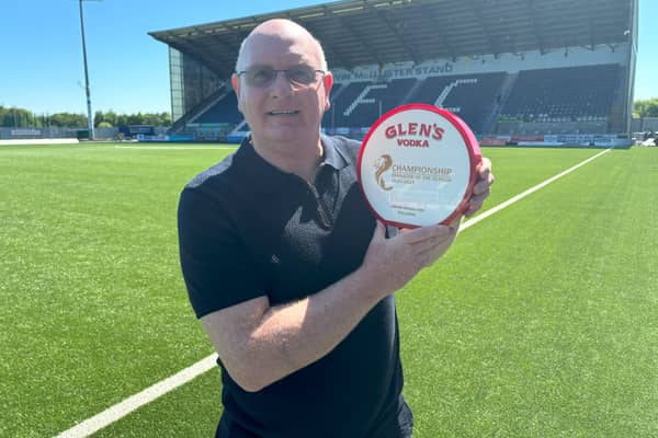 Falkirk manager John McGlynn with his Glen's Vodka award