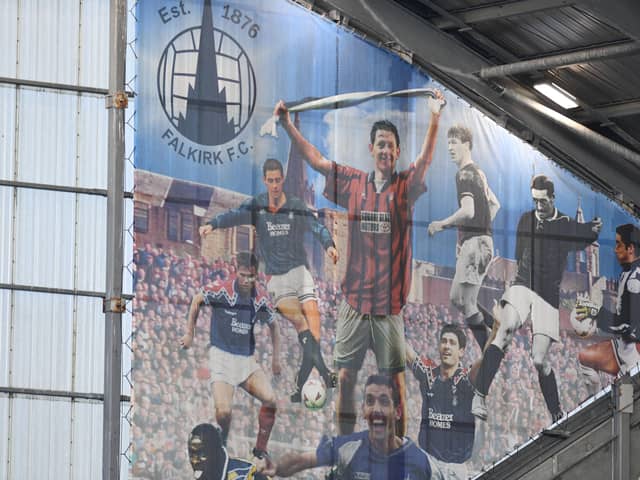 One of the KM7 Stand murals