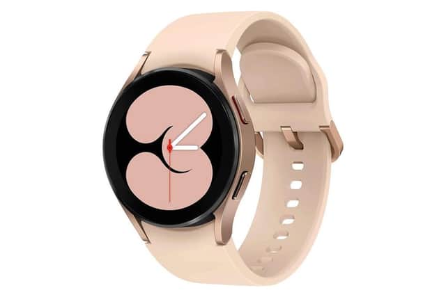 The watch is graded as "very good", and comes with a warranty