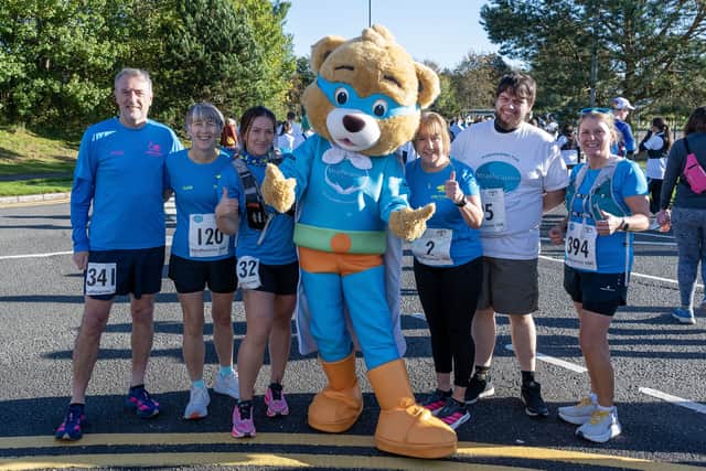 18-10-2026. Picture Michael Gillen. DENNY. Denny High School. Strathcarron Hospice 10k 2026. Ron, Strathcarron Hospice mascot.