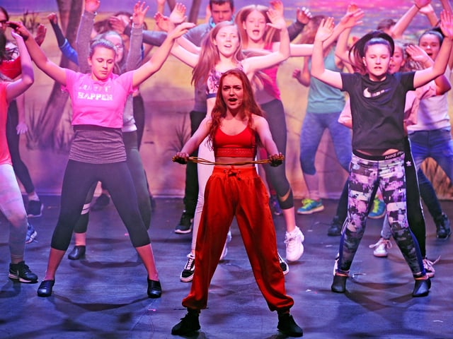 Falkirk Youth Theatre production of Legally Blonde at Falkirk Town Hall. Picture by Michael Gillen.