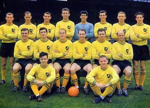 MYSTERY PICTURE: Can you spot the ex-Bairn in this line-up.... and identify the team?