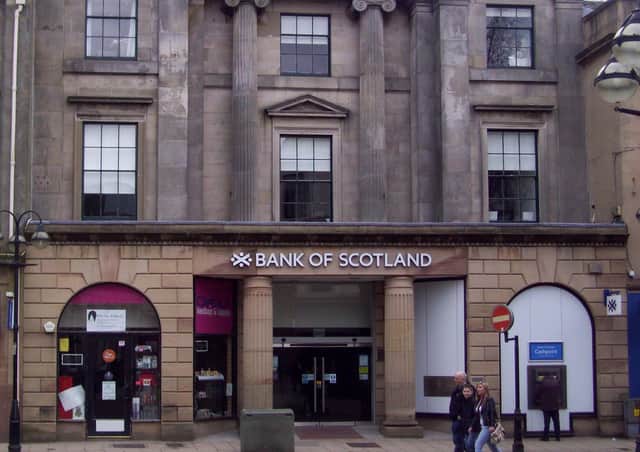 The Old Commercial Bank.