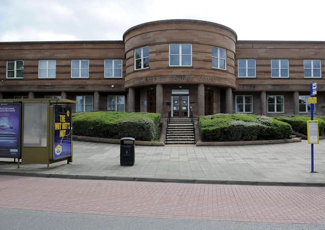 14-07-2017. Picture Michael Gillen. CAMELON. Falkirk Sheriff Court exterior.