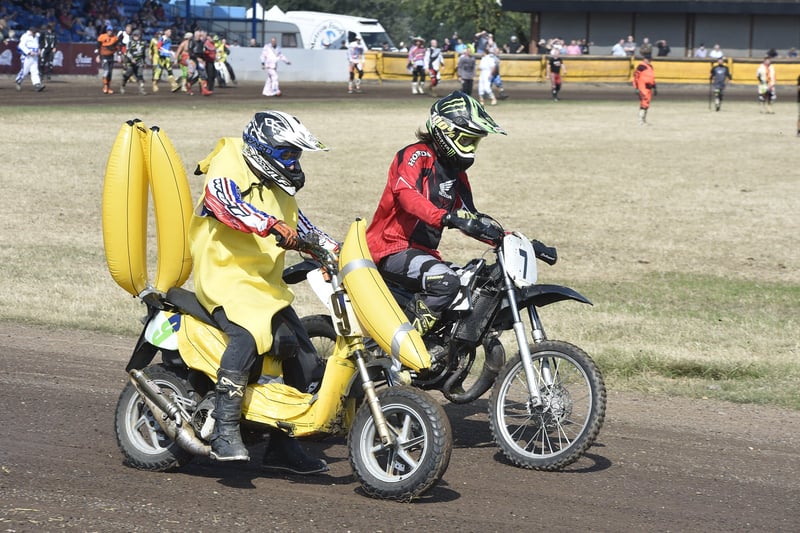 MCN Festival of Motorcycling at the East of England Arena.     Action from the Moped Mayhem race. EMN-210509-175051009