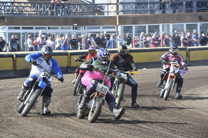 MCN Festival of Motorcycling at the East of England Arena.     Action from the Moped Mayhem race. EMN-210509-175028009