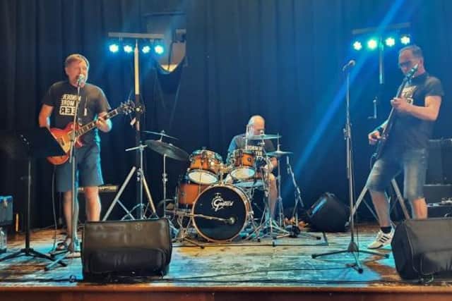 Czech rock band Beer Reminder have changed their name to The Black Bitch, in solidarity with the Linlithgow pub.
