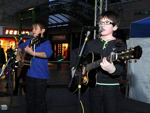 Grangemouth Town Centre Christmas lights switch on. Double Trouble, 2010.