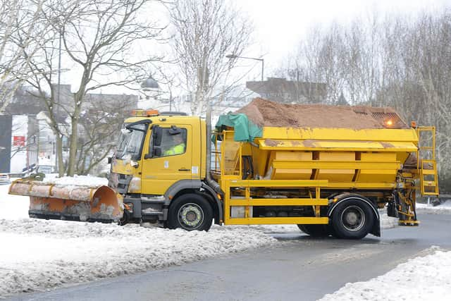 Snow is expected to cause travel disruption across Forth Valley today and tomorrow, according to the Met Office. Picture: Michael Gillen.