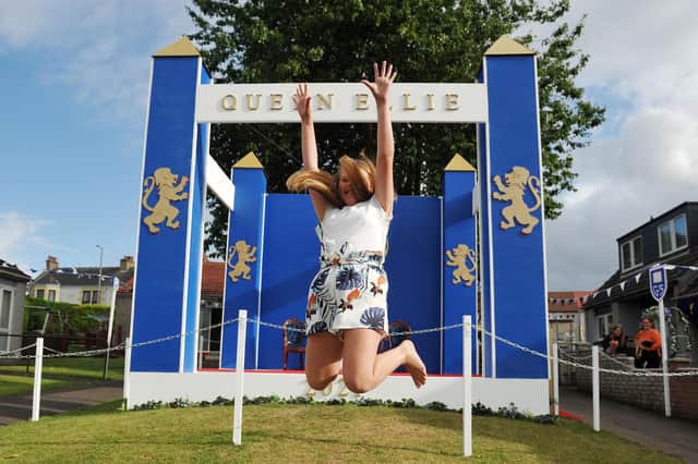 12-08-2021. Picture Michael Gillen. Bo'ness Fair E'en, tour of the arches. Queen elect, Ellie Van der Hoek.