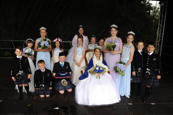 Queen AJ Newton with her retinue after the crowing ceremony