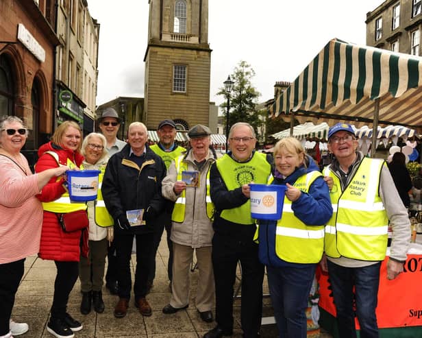 Members of the Rotary Club of Falkirk with Kentucky Rotarian visitors Gayle and Ashland Hanke.