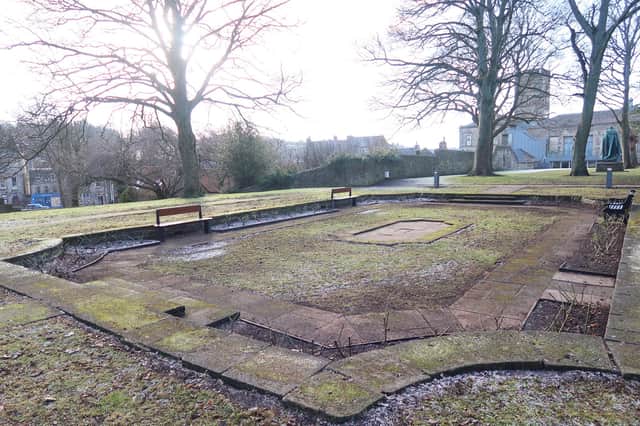 Linlithgow’s Rose Garden. Photo by Chris Gunstone.
