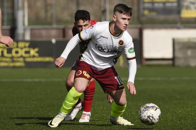 Matty Yates makes his move on the ball for Stenhousemuir against Elgin City (Photo: Alan Murray)