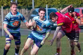 Glen Faulds on the ball against Stew Mel (Photo: Gordon Honeyman)