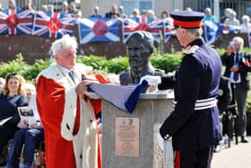 Provost William Buchanan and Lord-Lieutenant of Stirling and Falkirk, Alan Simpson unveil the bust of SAS hero John McAleese