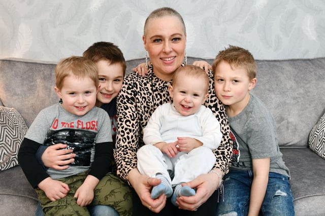 Breast cancer sufferer Lynsey Ritchie, of Denny, is fronting a Cancer Research UK campaign for funding. Pictured with sons Darragh, Cailean, Odhran and Brodie. Picture: Michael Gillen.