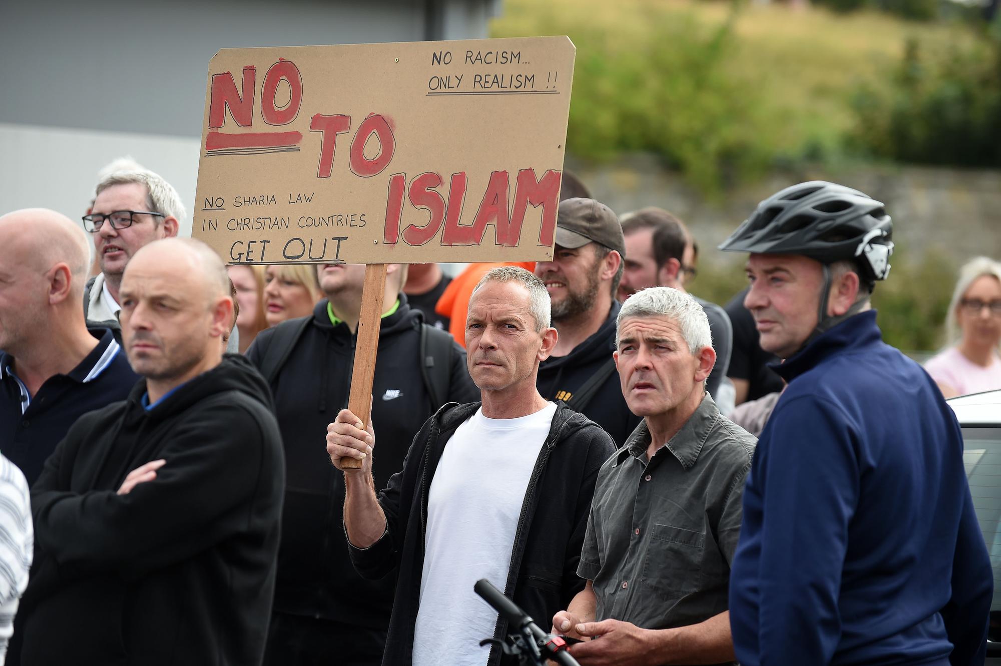 Protest In Falkirk Road closed in Falkirk town centre as protests grow outside asylum ...