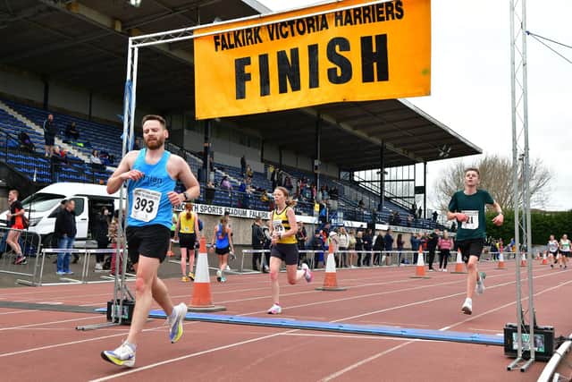 16-04-2023. Picture Michael Gillen. GRANGEMOUTH. Grangemouth Stadium. Organised by Falkirk Victoria Harriers. 2023 Grangemouth Round the Houses 10K Jim Dingwall Memorial. 55th Round the Houses. Race incorporates the Scottish Students 10k Road Championship; BMAF, British Masters 10k Road Championships 2023 and East District 10k Road Championship.