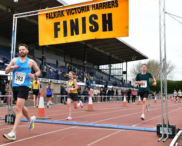 16-04-2023. Picture Michael Gillen. GRANGEMOUTH. Grangemouth Stadium. Organised by Falkirk Victoria Harriers. 2023 Grangemouth Round the Houses 10K Jim Dingwall Memorial. 55th Round the Houses. Race incorporates the Scottish Students 10k Road Championship; BMAF, British Masters 10k Road Championships 2023 and East District 10k Road Championship.
