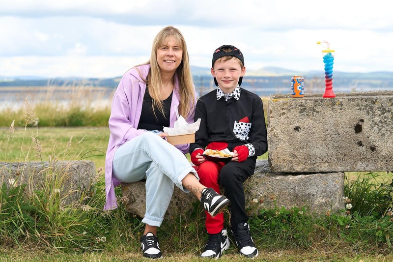 Reece Jackson, Kinneil Primary, Fair Presentee enjoys a bite to eat.