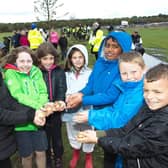 Local Winchburgh school children helped to plant the first daffodils at Auldcathie District Park.