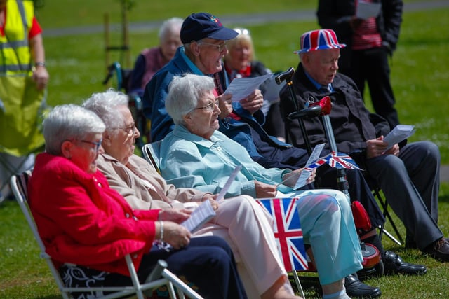 Residents young and old enjoy the special platinum jubilee Praise in the Park event in Grangemouth's historic Zetland Park