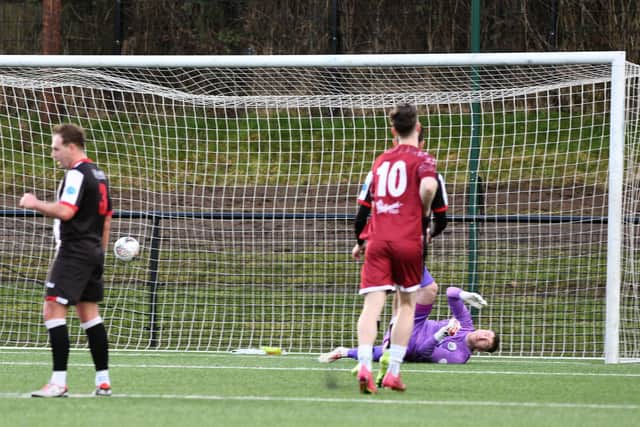 Dunipace lost 1-0 to relegation-threatened Tynecastle last Saturday at Westfield (Page pics by Michael Gillen)