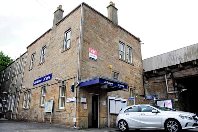 Picture Michael Gillen. Linlithgow Train Station.