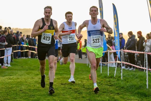 Vics’ Gary McKenna completed the race with a sub 20 minute time of 16.50 to finish 20th placed M40 athlete (Pictures by Bobby Gavin)