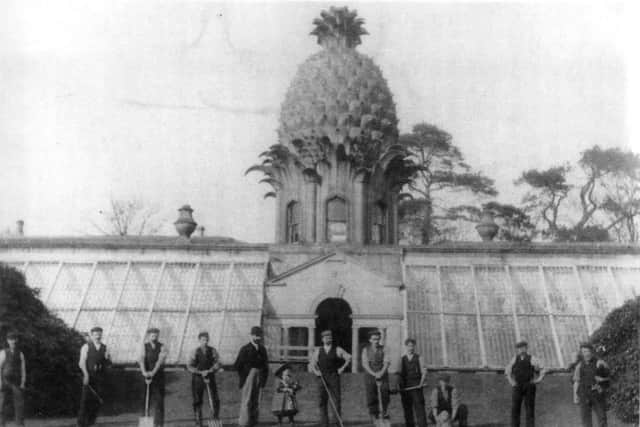 The Pineapple pictured around 1900 showing the glass panels below.