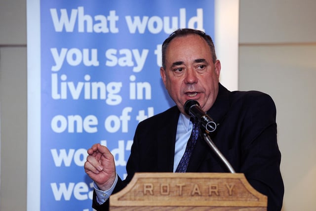 Alex Salmond addresses Yes meeting.