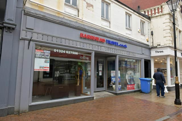 'Sunshine Saturday' was a record breaker for the Falkirk High Street branch of Barrhead Travel
(Picture: Michael Gillen, National World)