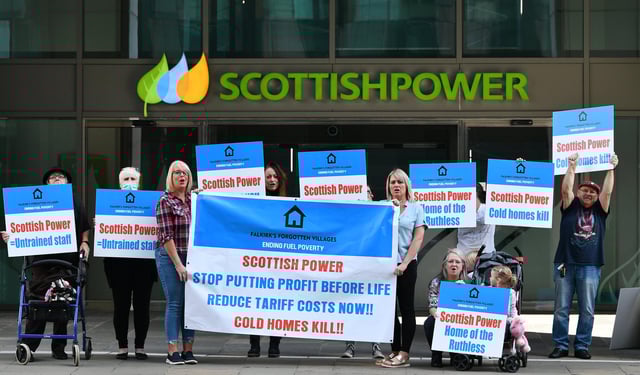 Falkirk's Forgotten Villages - Ending Fuel Poverty campaigners took their fight to Scottish Power's HQ in Glasgow