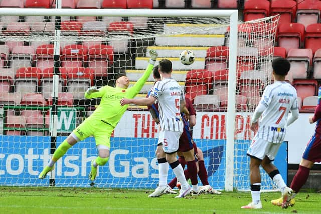 18-01-2025. Picture Michael Gillen. DUNFERMLINE. East End Park. Dunfermline Athletic FC v Stenhousemuir FC. Season 2024 - 2025. The Scottish Gas Men's Scottish Cup 4th Round. Dunfermline goal, Chris Hamilton 5.
