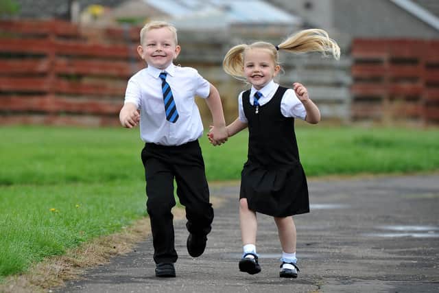 Come on sis - Jackson and Skye Karte start primary school together