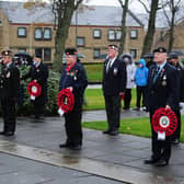 Locals pay their respects at Grangemouth Cenotaph on Remembrance Sunday 2020. Pic: Michael Gillen.