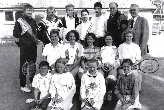 Lex (back row, third from left) with members of the Falkirk Tennis Club