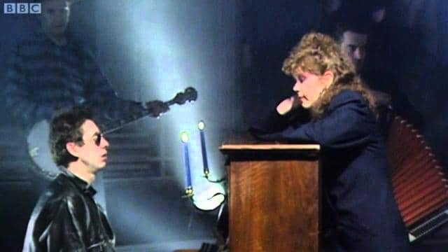 Shane MacGowan and Kirsty MacColl perform Fairytale of New York on the BBC (screengrab).