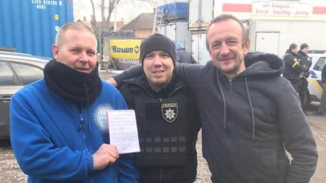 Gary Taylor (left) and Joe McCarthy (right) have been driving people to safety over the border in Ukraine (Photo: Joe McCarthy)