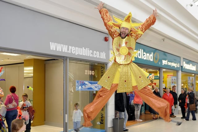 Entertainer in the Howgate.