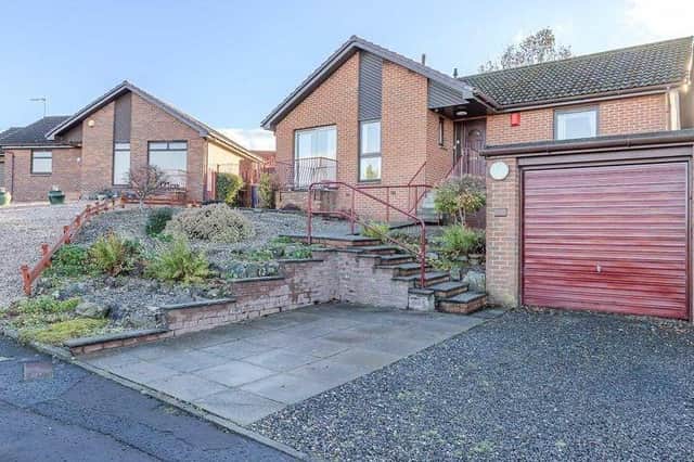 Offering a commanding position, this property does not disappoint - indoors or outdoors.