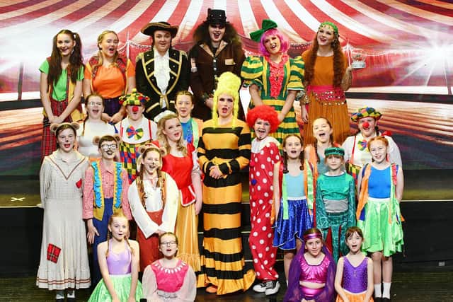 The Young Portonian Theatre Company players put on one of the best pantomimes to ever grace the Grangemouth Town Hall stage
(Picture: Michael Gillen, National World)