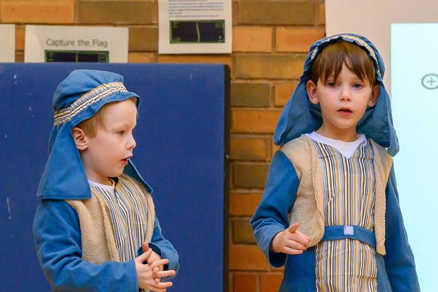 Dunipace Primary's 2025 nativity - Christmas with the Aliens in 26 pictures
