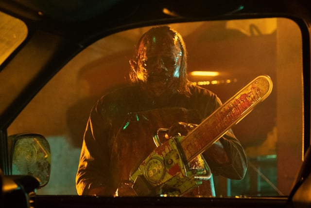Leatherface gets a requel as the chainsaw wielding mass murdering maniac comes back to creative more havoc in The Texas Chainsaw Massacre (2022).