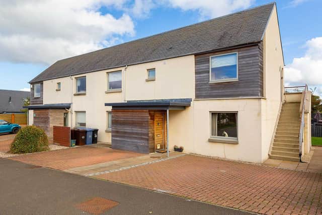 2 Canal Court, Threemiletown, Linlithgow.