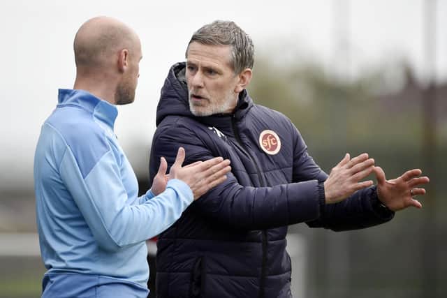 Stenhousemuir boss Gary Naysmith talks with assistant Brown Ferguson on the touchline (Picture: Alan Murray)